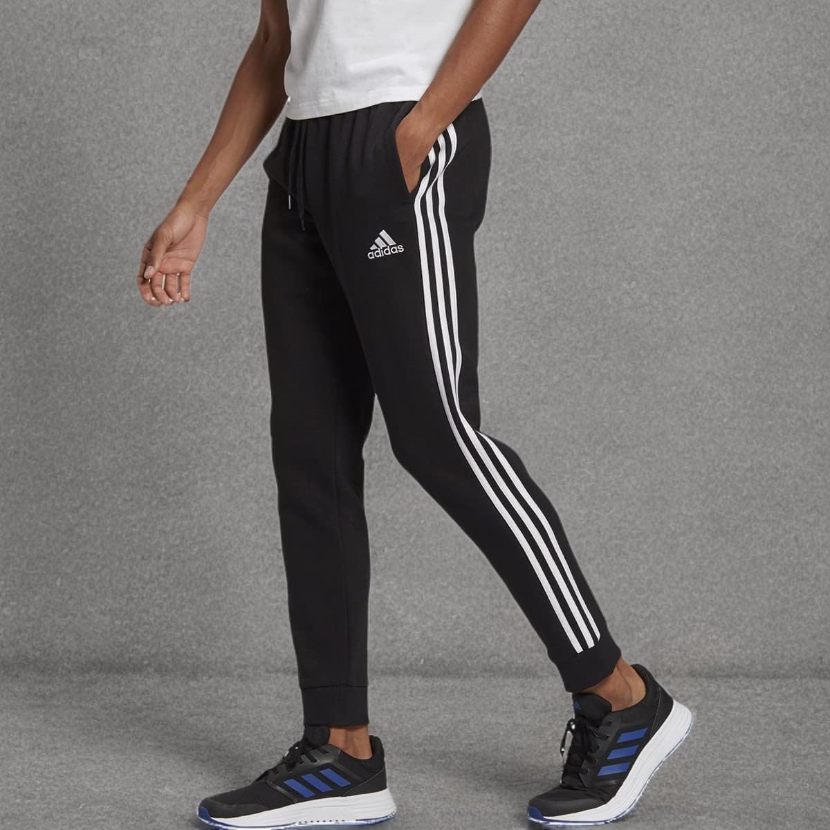 Men's Essentials Fleece 3-Stripes Tapered Cuff Pants