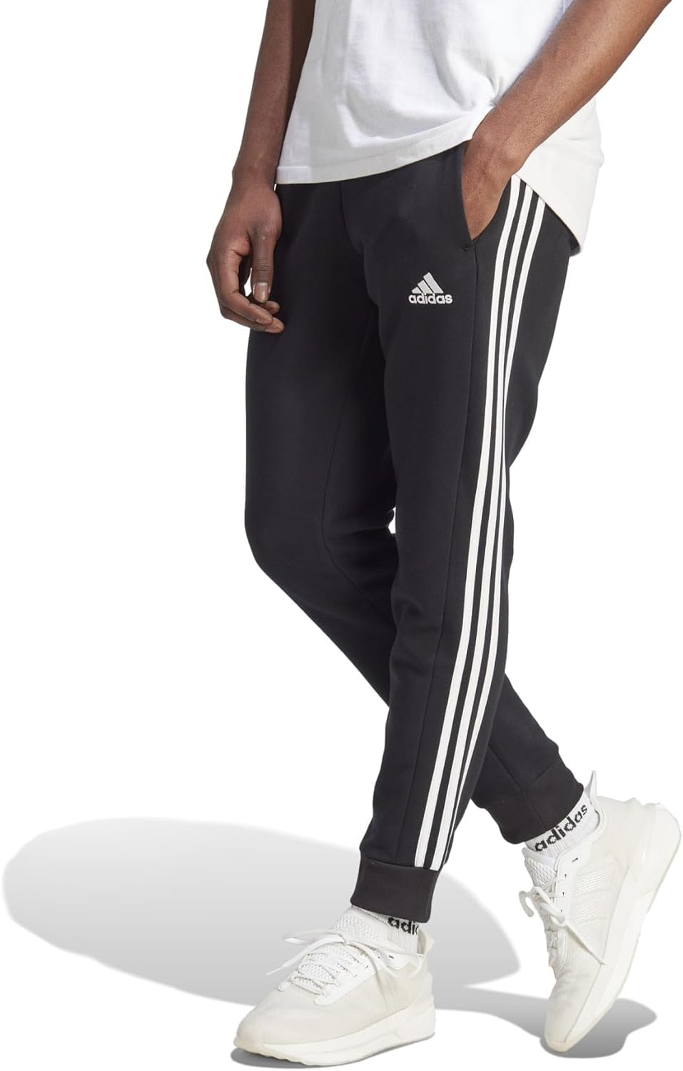 Men's Essentials Fleece 3-Stripes Tapered Cuff Pants