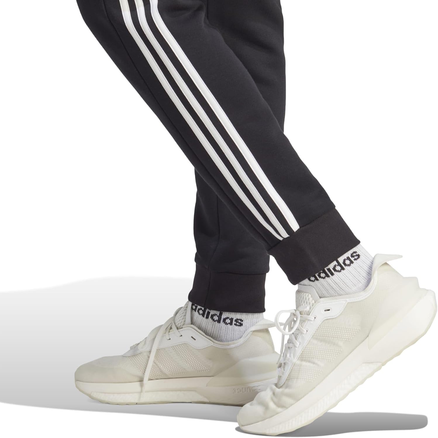 Men's Essentials Fleece 3-Stripes Tapered Cuff Pants